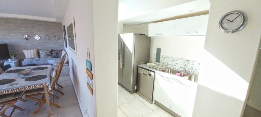 To Let 2 Bedroom Property for Rent in Bakoven Western Cape